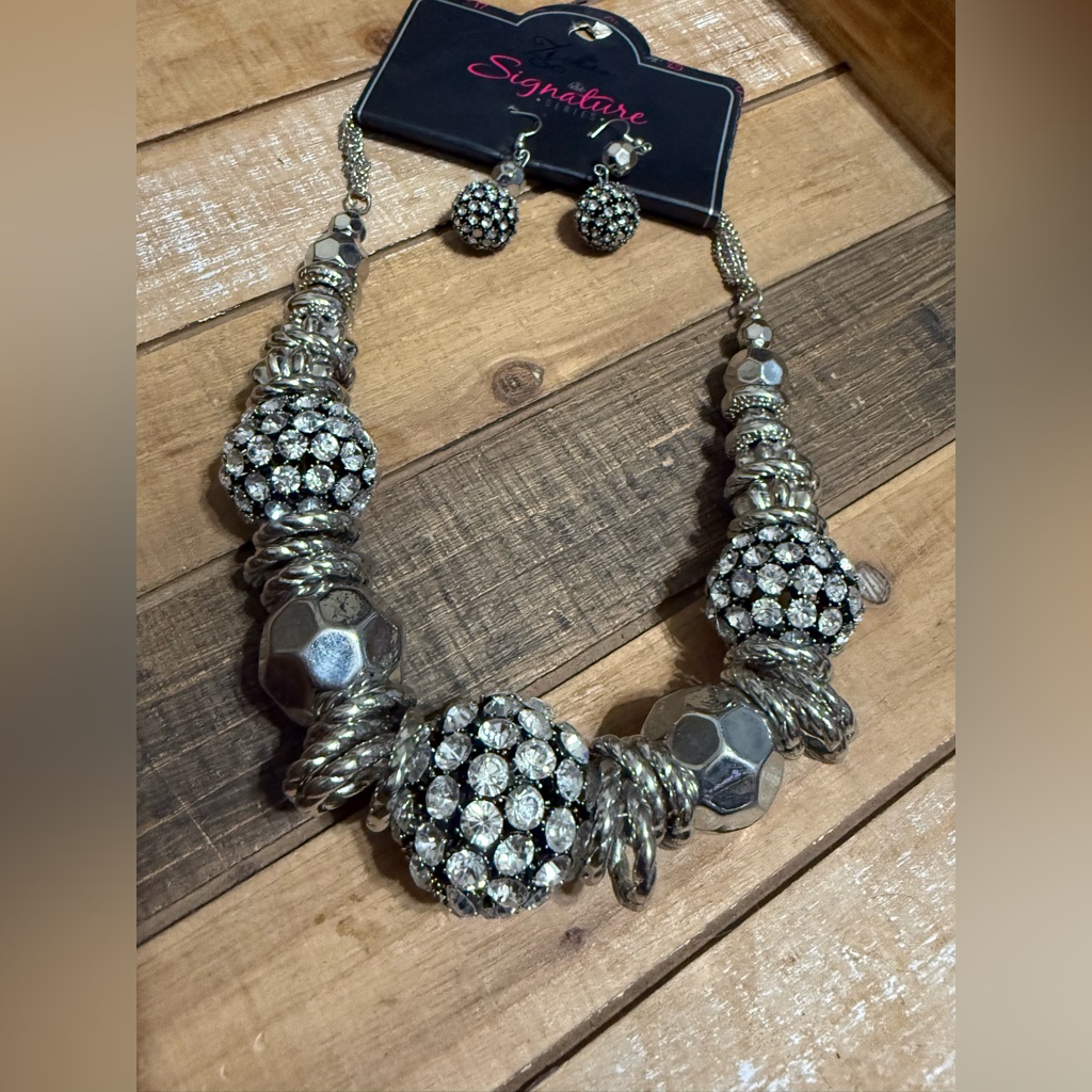 Paparazzi Signature Collection Silver And Black Statement Necklace Set